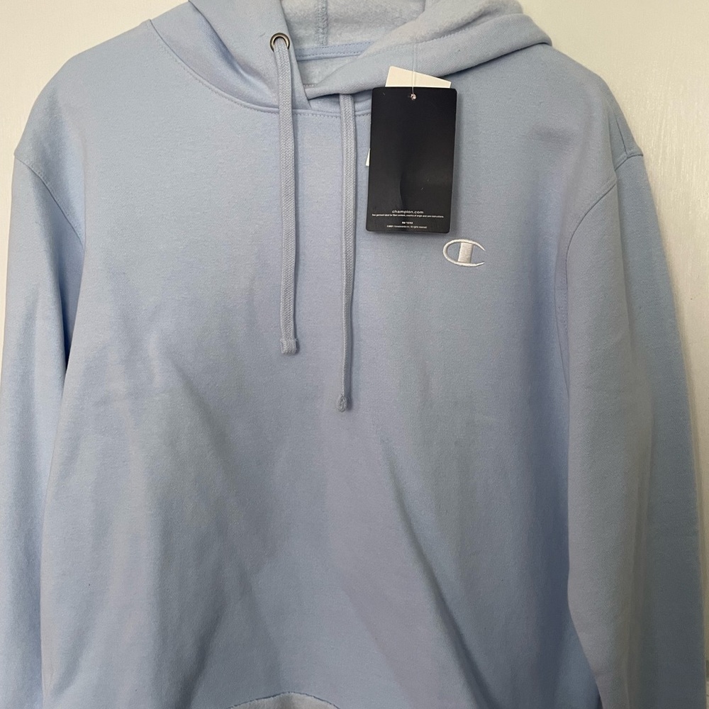 Woman’s cropped sweatshirt
